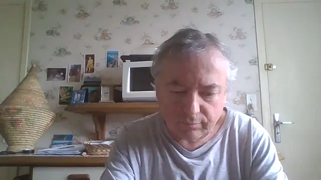 Snapshot of gegevincent chatting on June 3, 10:18 am gegevincent online show from June 3, 10:18 am