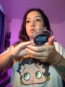 Abbyjoness21 online show from September 20, 9:38 pm