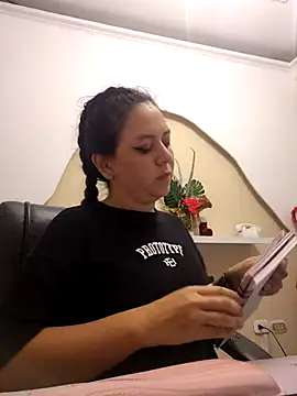 Snapshot of Abbyjoness21 chatting on November 8, 10:30 pm Abbyjoness21 online show from November 8, 10:30 pm