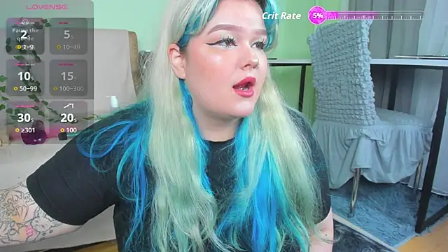 Snapshot of _CandyM1lky_ chatting on October 2, 6:53 am CandyM1lky online show from October 2, 6:53 am