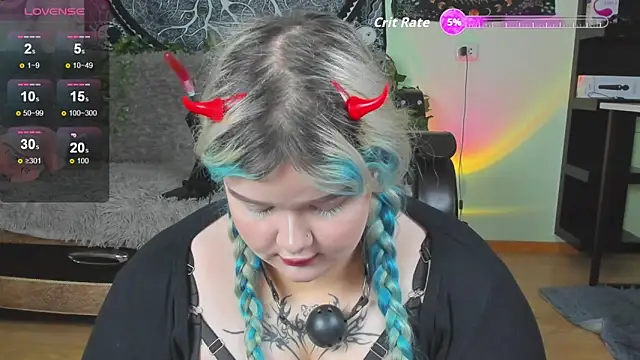 Snapshot of _CandyM1lky_ chatting on October 24, 6:43 am CandyM1lky online show from October 24, 6:43 am