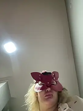 aydabella7777 online show from July 12, 6:21 pm