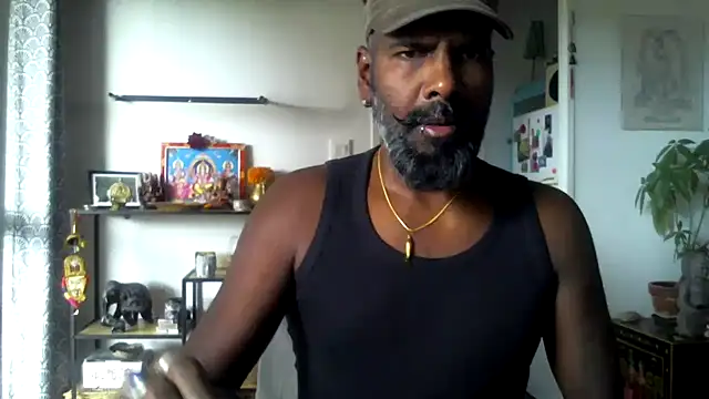 Snapshot of frenchblackc31 chatting on October 25, 9:39 am frenchblackc31 online show from October 25, 9:39 am