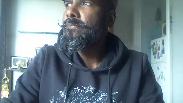 Snapshot of frenchblackc31 chatting on October 26, 8:53 am frenchblackc31 online show from October 26, 8:53 am