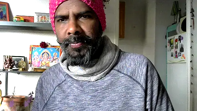 Snapshot of frenchblackc31 chatting on January 8, 10:39 am frenchblackc31 online show from January 8, 10:39 am