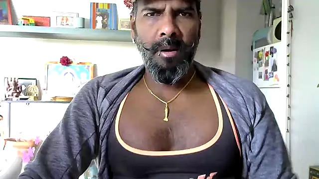 Snapshot of frenchblackc31 chatting on February 6, 11:46 am frenchblackc31 online show from February 6, 11:46 am