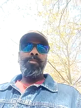 frenchblackc31 online show from April 4, 11:18 am