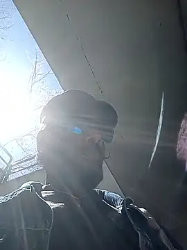 frenchblackc31 online show from April 6, 11:22 am