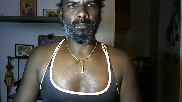 frenchblackc31 online show from June 7, 10:46 pm