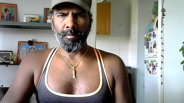 frenchblackc31 online show from June 11, 9:07 am