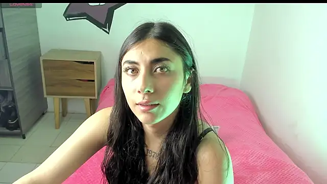 Alanaloiiss  online show from June 24, 9:58 pm