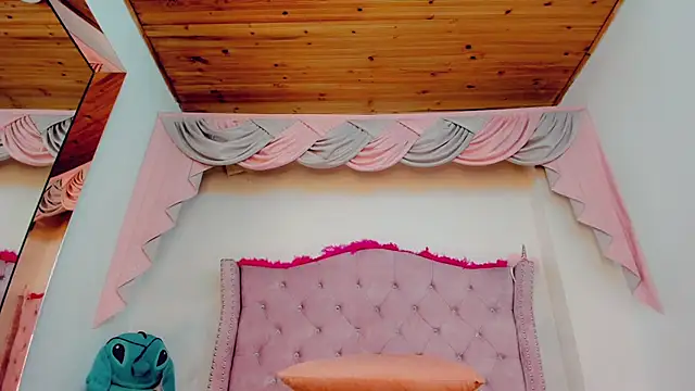 Snapshot of _Abby_white_ chatting on October 2, 9:00 pm Abby white online show from October 2, 9:00 pm