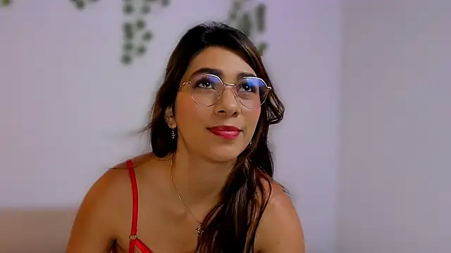 Snapshot of sara_doll77 chatting on April 16, 7:36 pm sara doll77 online show from April 16, 7:36 pm
