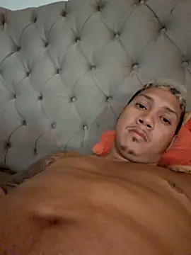 GRUESO-CURVO online show from February 10, 8:57 pm