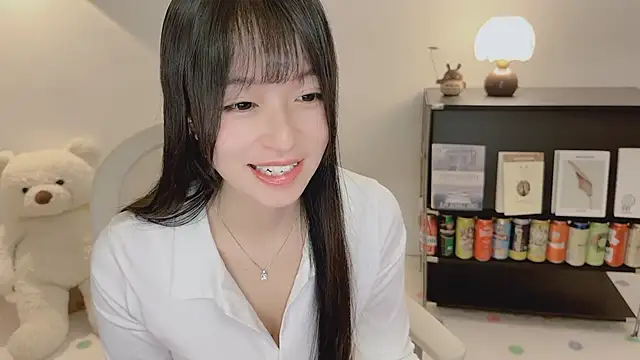 Onechestnut online show from June 5, 3:35 am