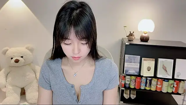 Onechestnut online show from June 11, 3:59 am