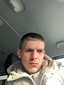 Snapshot of macho1347 chatting on April 1, 3:53 pm macho1347 online show from April 1, 3:53 pm