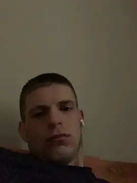 Snapshot of macho1347 chatting on April 13, 4:45 pm macho1347 online show from April 13, 4:45 pm