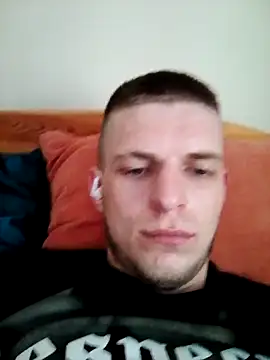 Snapshot of macho1347 chatting on April 22, 4:59 am macho1347 online show from April 22, 4:59 am