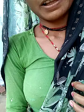 Snapshot of Shiya_janu chatting on October 14, 10:49 am Shiya janu online show from October 14, 10:49 am