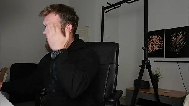 Stewart Barnz online show from November 10, 4:11 am