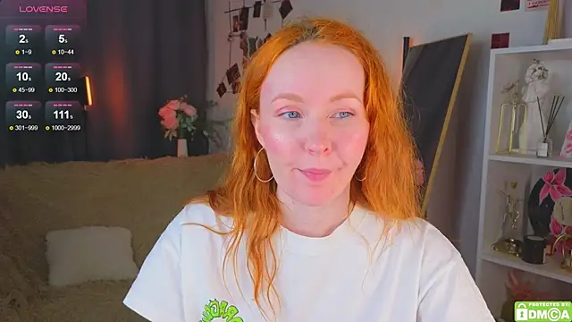 JoyceJones online show from December 1, 8:36 pm