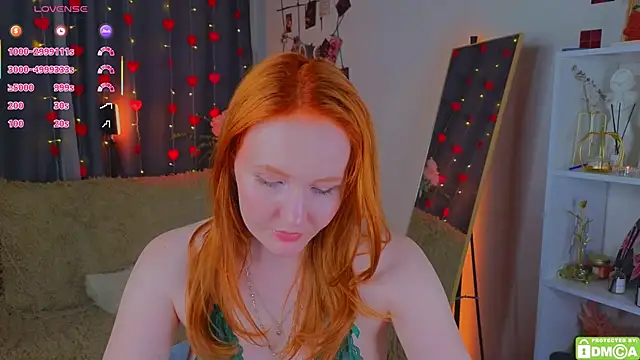Snapshot of JoyceJones chatting on February 16, 9:11 pm JoyceJones online show from February 16, 9:11 pm