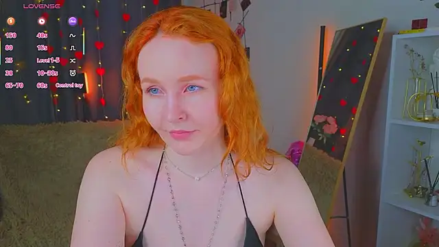 Snapshot of JoyceJones chatting on March 1, 9:06 pm JoyceJones online show from March 1, 9:06 pm