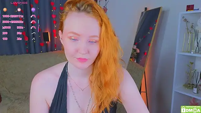 Snapshot of JoyceJones chatting on June 21, 8:33 pm JoyceJones online show from June 21, 8:33 pm