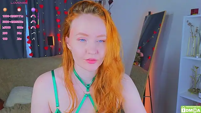 Snapshot of JoyceJones chatting on June 22, 11:02 pm JoyceJones online show from June 22, 11:02 pm