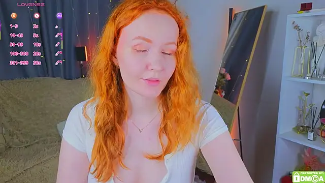 Snapshot of JoyceJones chatting on July 7, 7:18 pm JoyceJones online show from July 7, 7:18 pm