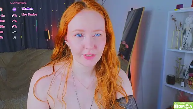 Snapshot of JoyceJones chatting on July 22, 11:35 am JoyceJones online show from July 22, 11:35 am