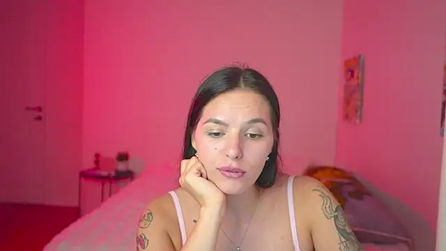 EwelynScott online show from September 24, 6:00 pm