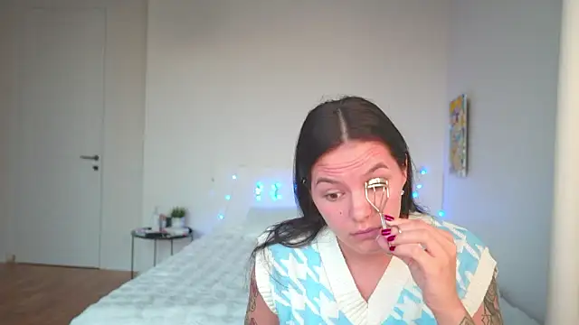 EwelynScott online show from October 6, 3:48 am