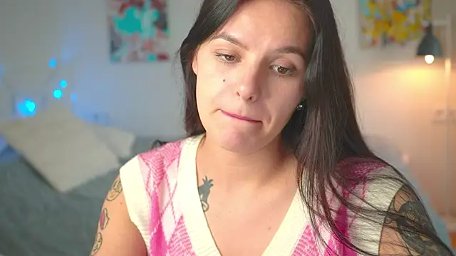 EwelynScott online show from October 14, 1:34 pm