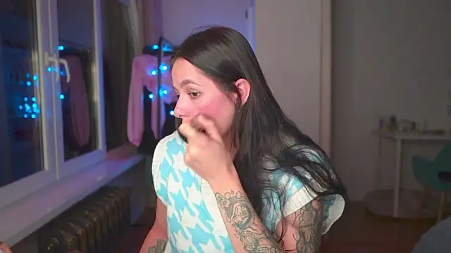 EwelynScott online show from November 3, 7:15 pm