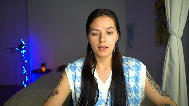 EwelynScott online show from December 1, 3:50 pm