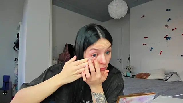 EwelynScott online show from February 5, 2:43 pm