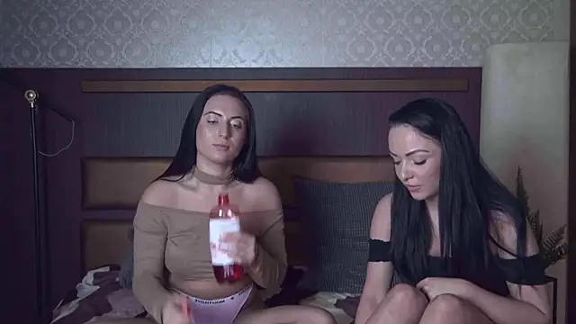 BustyBrunettes online show from February 15, 11:06 am