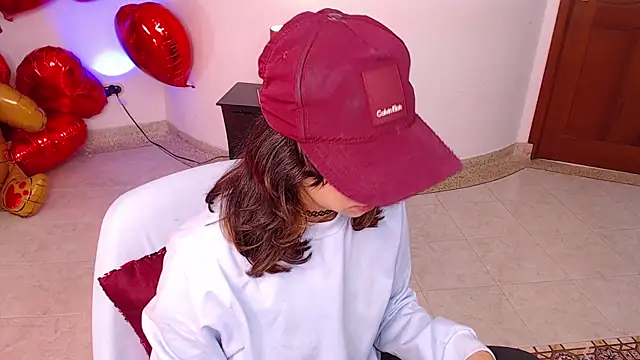 miascarlet 16 online show from October 7, 2:47 pm