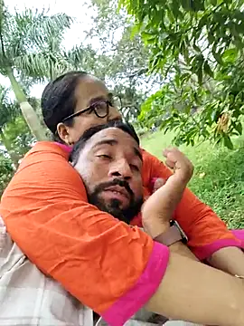 Snapshot of Garammandi011 chatting on May 19, 10:43 am Garammandi011 online show from May 19, 10:43 am
