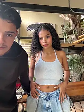 Snapshot of Rose-andres chatting on November 29, 8:45 pm Rose-andres online show from November 29, 8:45 pm