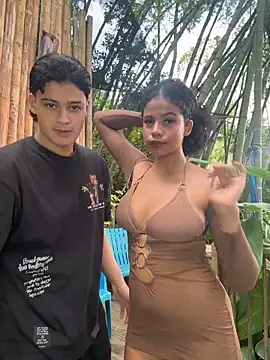 Snapshot of Rose-andres chatting on January 13, 9:42 pm Rose-andres online show from January 13, 9:42 pm