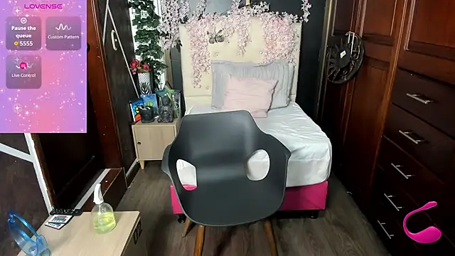 BrittanyBrooks  online show from September 11, 1:55 pm