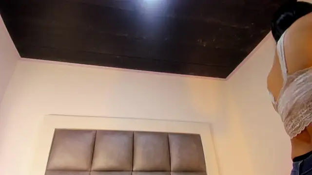 Mia lopez   online show from September 23, 1:03 pm