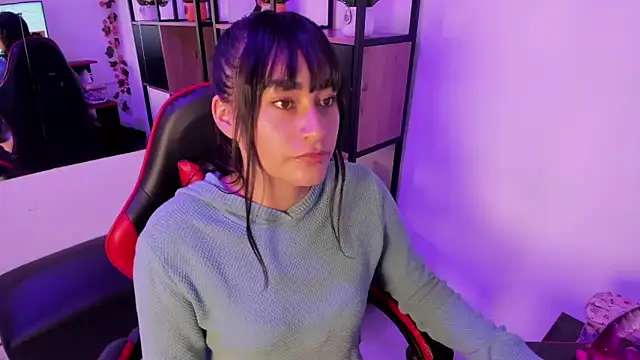 Dhaniela Naugthy online show from October 14, 4:19 pm