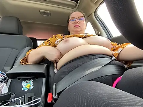 Snapshot of GirlSquirt chatting on October 28, 4:42 pm GirlSquirt online show from October 28, 4:42 pm