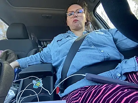 Snapshot of GirlSquirt chatting on November 19, 5:46 pm GirlSquirt online show from November 19, 5:46 pm