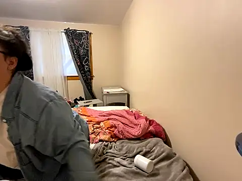 Snapshot of GirlSquirt chatting on November 20, 9:03 pm GirlSquirt online show from November 20, 9:03 pm