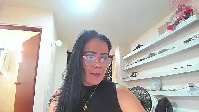 Snapshot of AlicePipper chatting on June 30, 8:32 pm AlicePipper online show from June 30, 8:32 pm